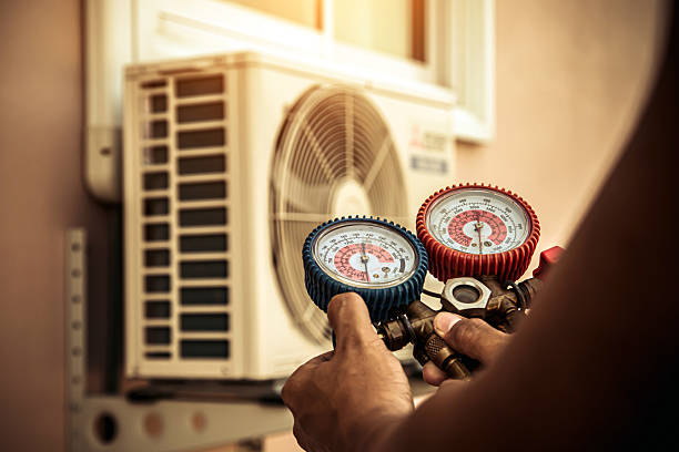 Professional Hvac technician working in Montclair, VA